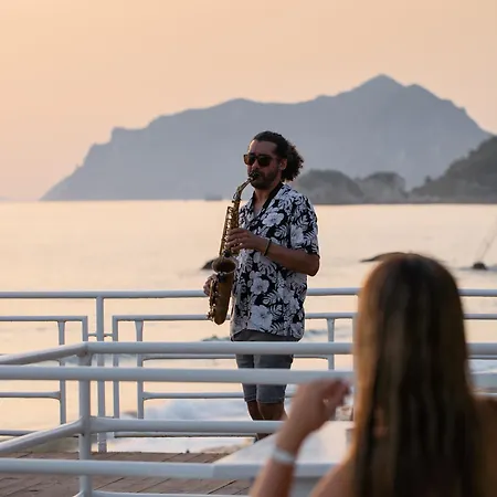 The Pink Palace Хостел Агиос-Гордиос